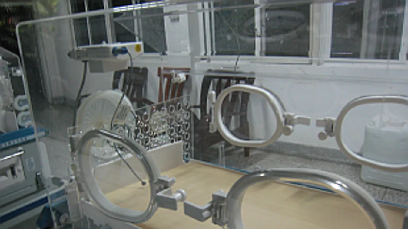 Újszülött kislányt hagytak a kecskeméti vármegyei kórház inkubátorában