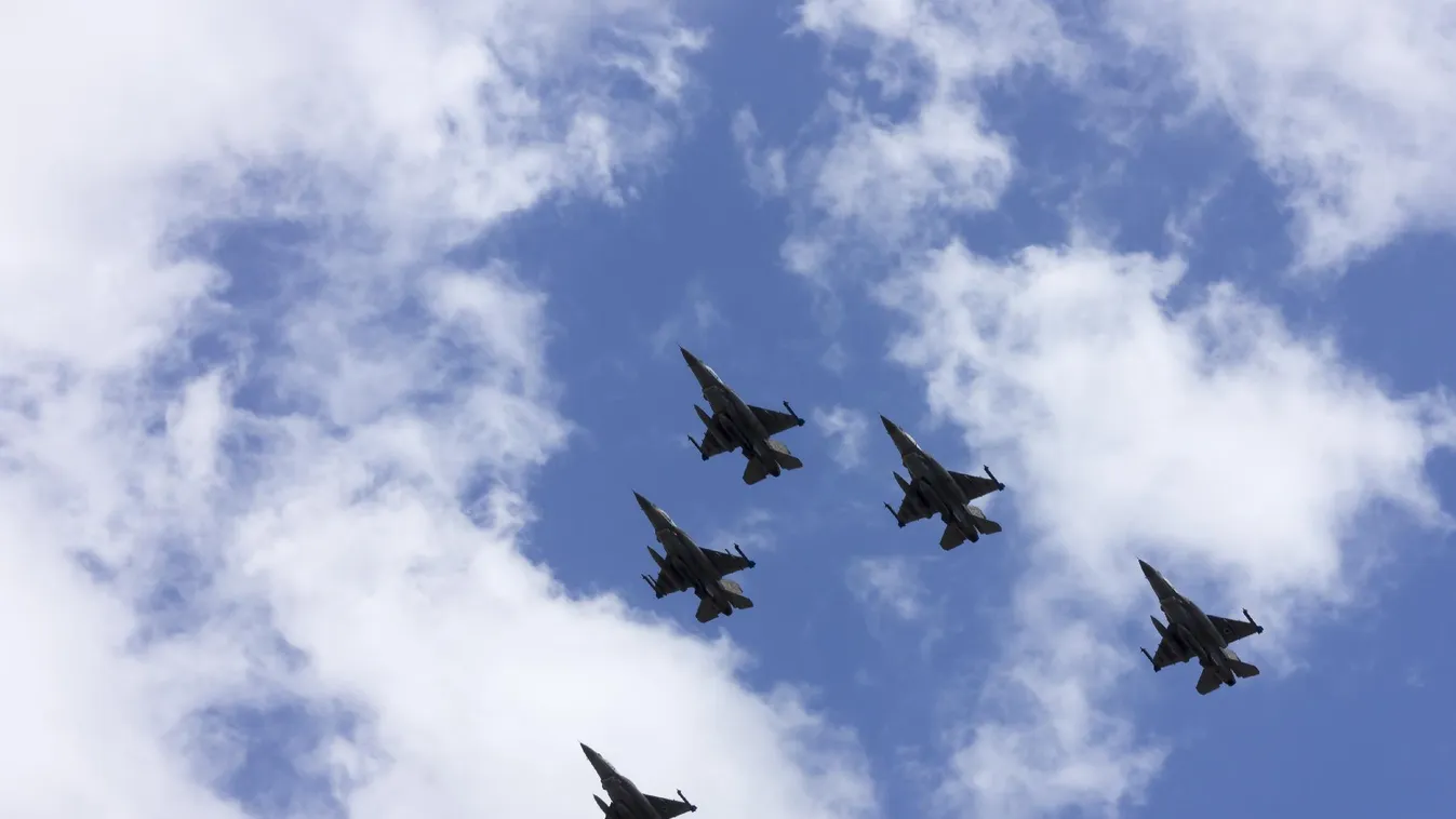 Kínai repülőgépek és hajók közelítették meg Tajvant