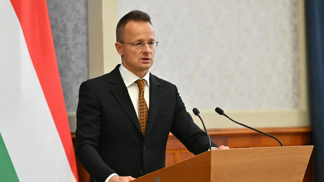 Szijjártó Péter: új üzemcsarnokot, képzési központot és napelemparkot létesített a Siemens Energy + videó