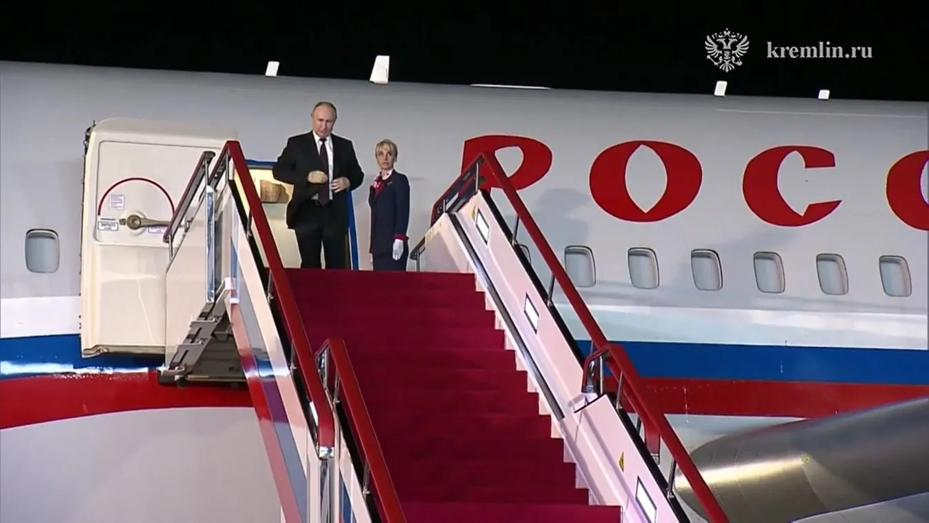 Vlagyimir Putyin Phenjanban találkozott Kim Dzsong Unnal + videó