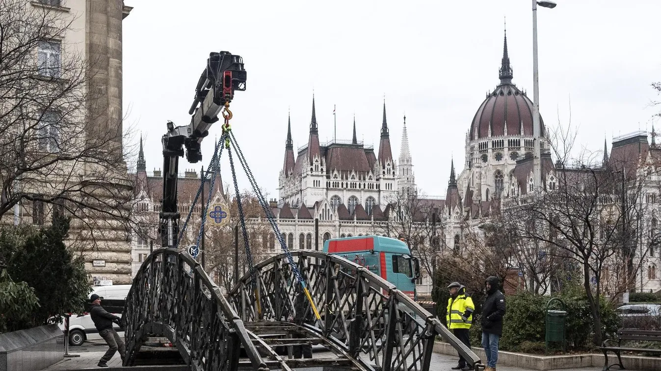 Elszállították a Vértanúk teréről Nagy Imre szobrát