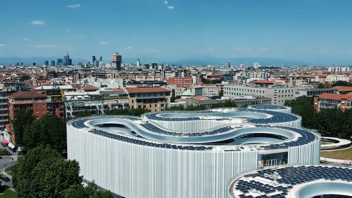 Felfüggesztettek három diákot, miután nemtetszésüket fejezték ki egy nemsemleges mosdó miatt + videó