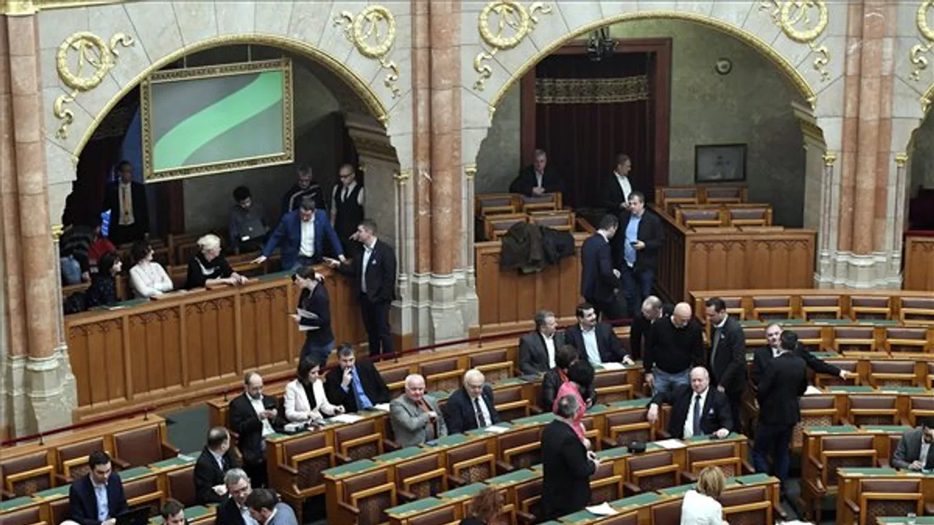 Húsz percig tartott a Parlament rendkívüli ülése