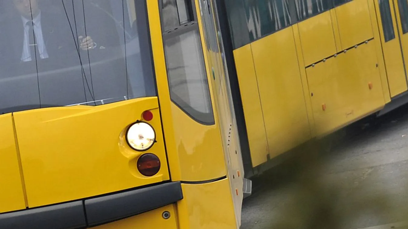 Kisiklott egy Combino a Jászain