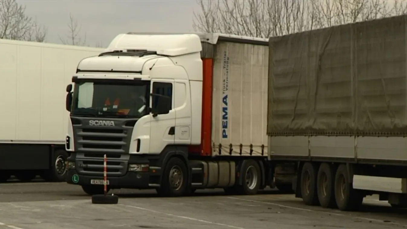 Már több ezren jelentkeztek az ingyenes képzésekre