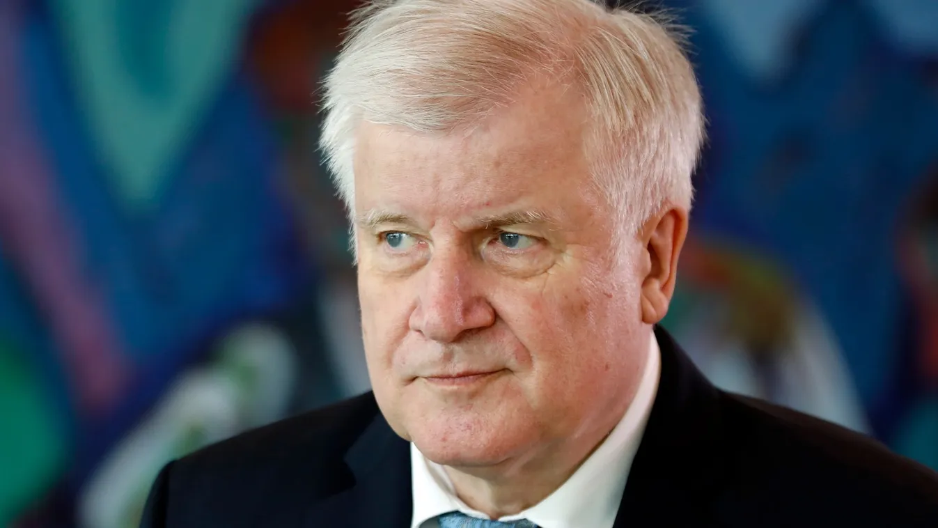 Seehofer: Az új olasz kormány lehetőséget kínál a migrációs politika továbbfejlesztésére