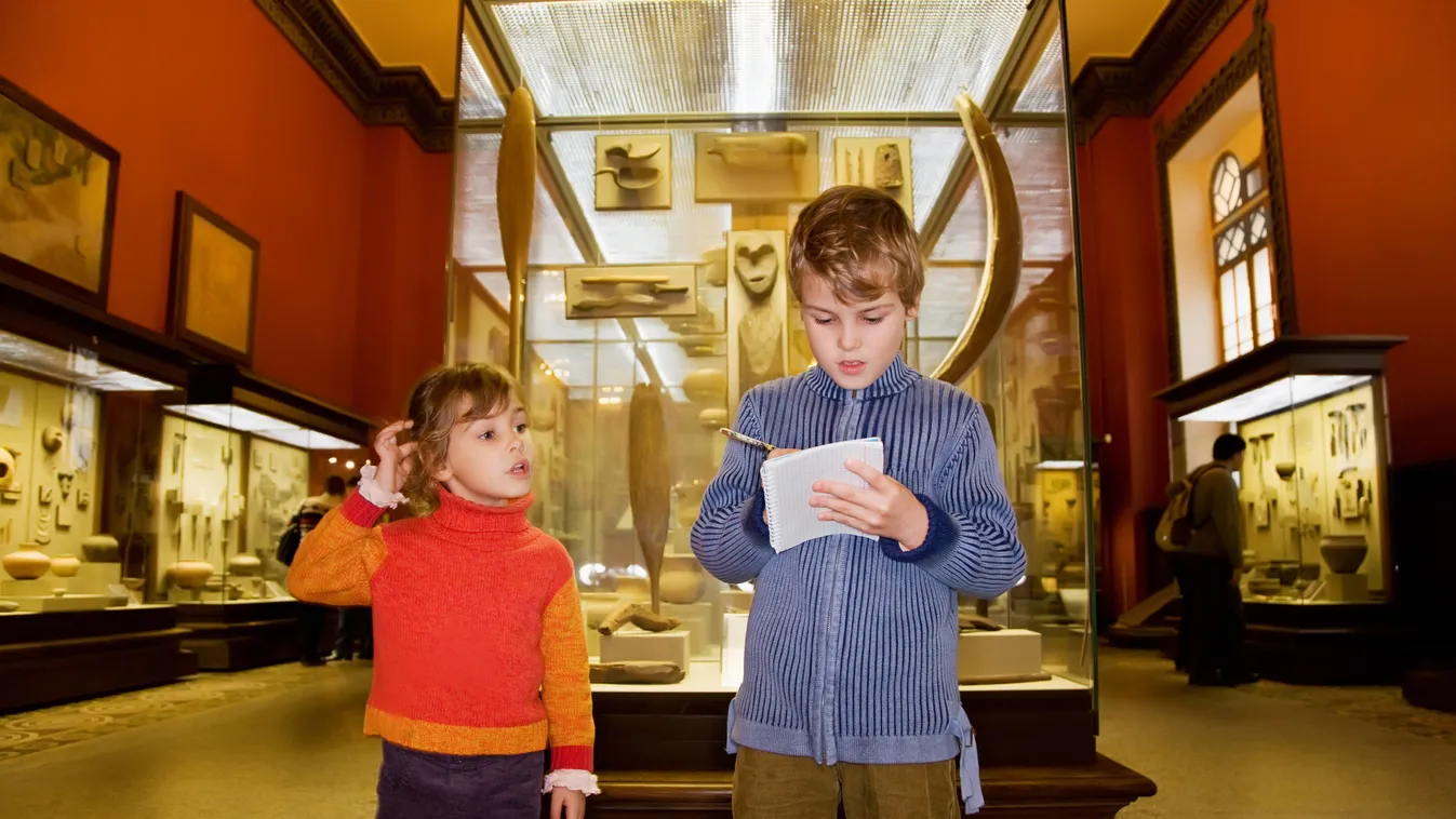 Kétezer program négyszáz intézményben