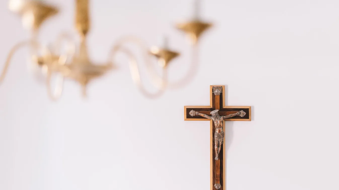 Feszületet tesznek az olasz osztálytermekbe