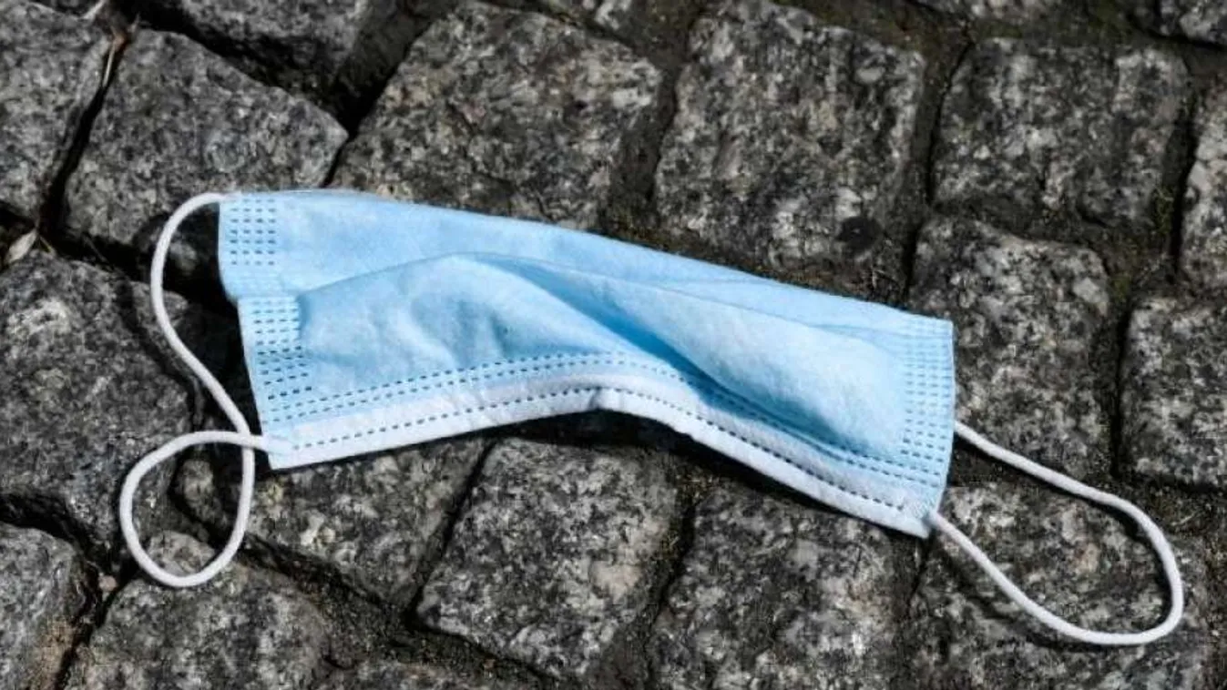 Már nem kell maszkot viselni a boltokban és a tömegközlekedésen