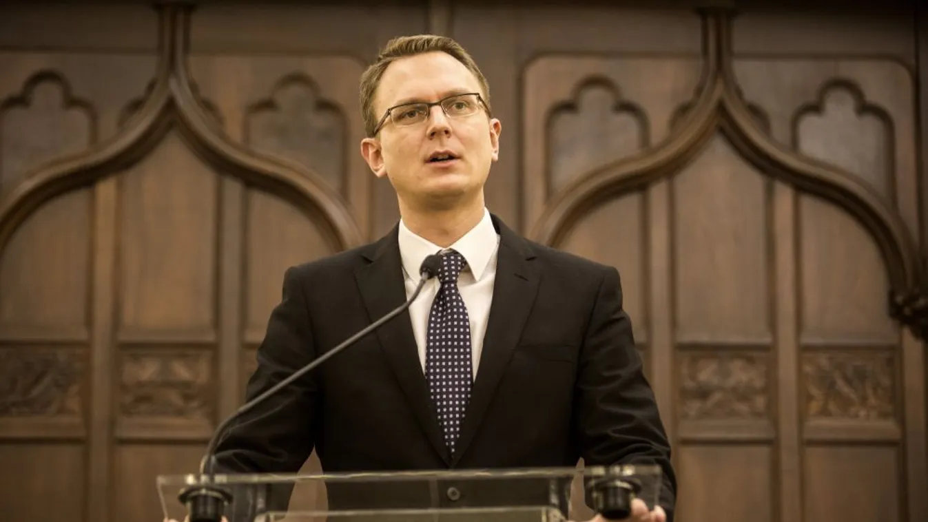 Jövőre mérséklődhet a tanulók terhe