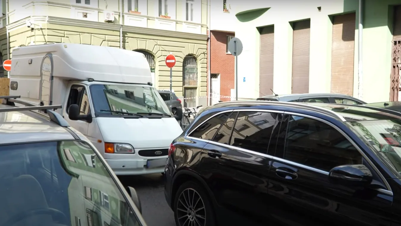 Így keserítik meg az autósok életét a Józsefvárosban