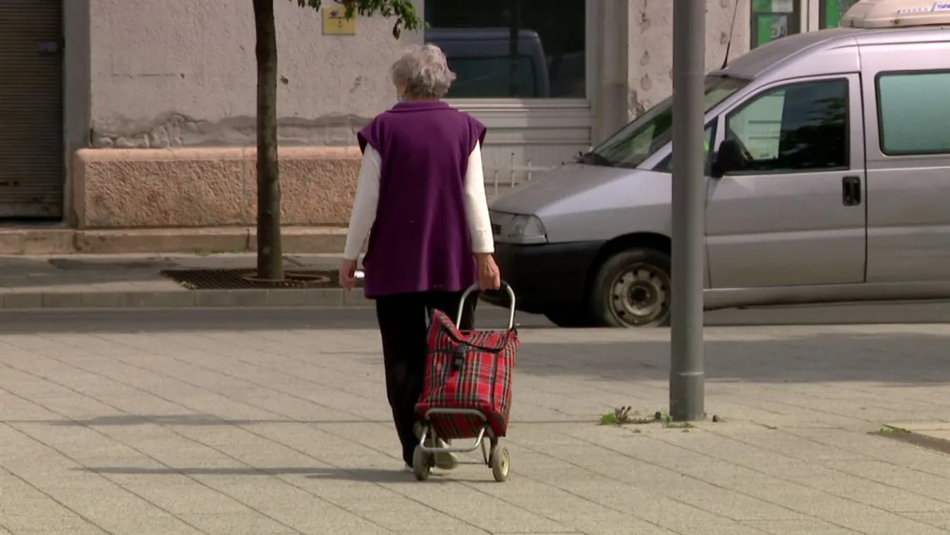 Kétmillió nyugdíjast sértett meg a momentumos politikus