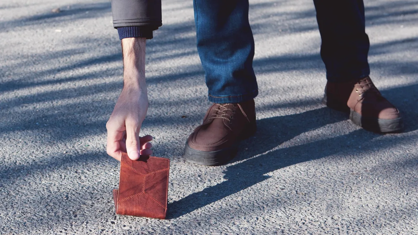 Jogtalanul vitte el a pénztárcát