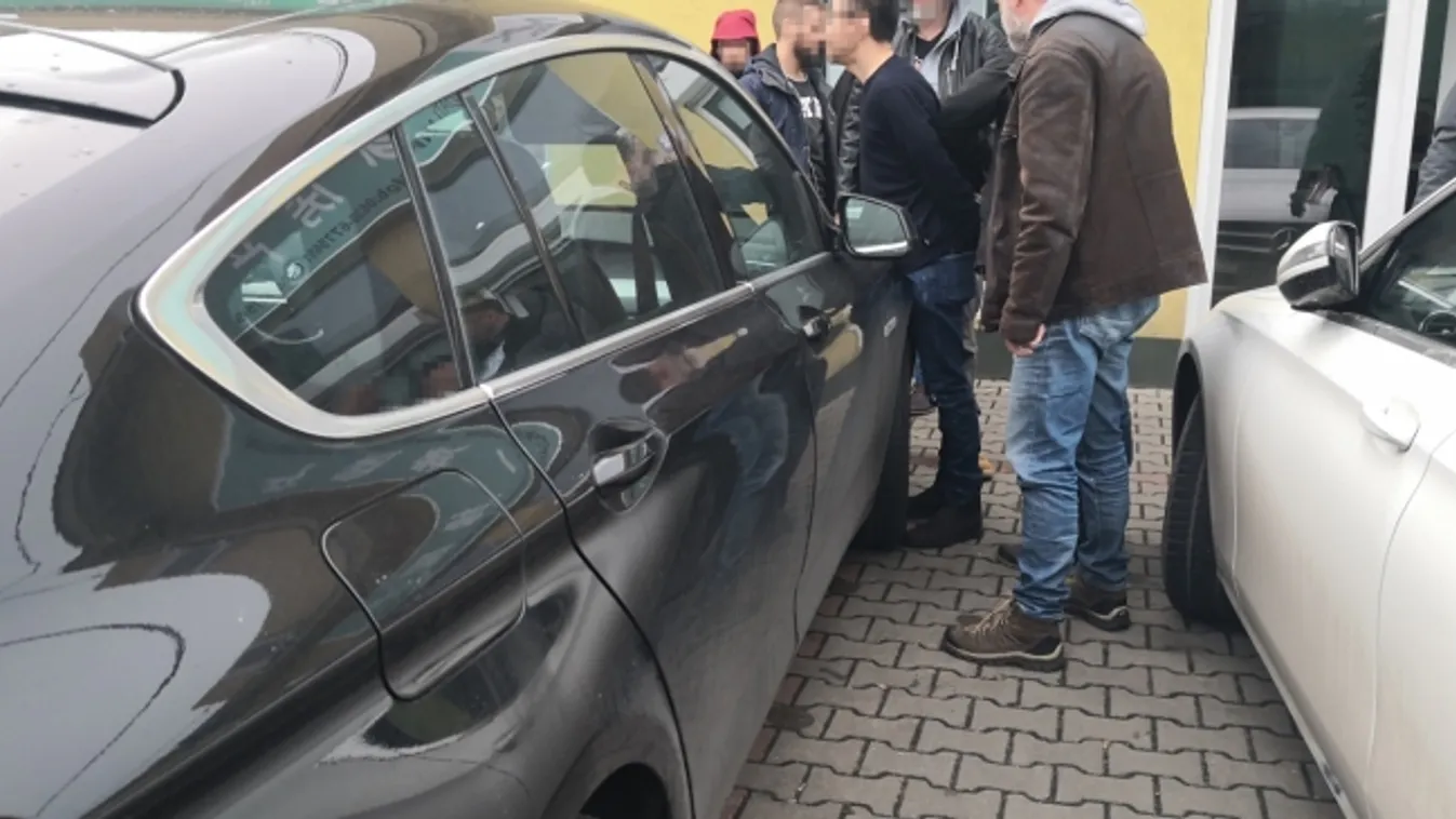 Több kilónyi kábítószert és hamis pénzt találtak két külföldi férfinál Budapesten