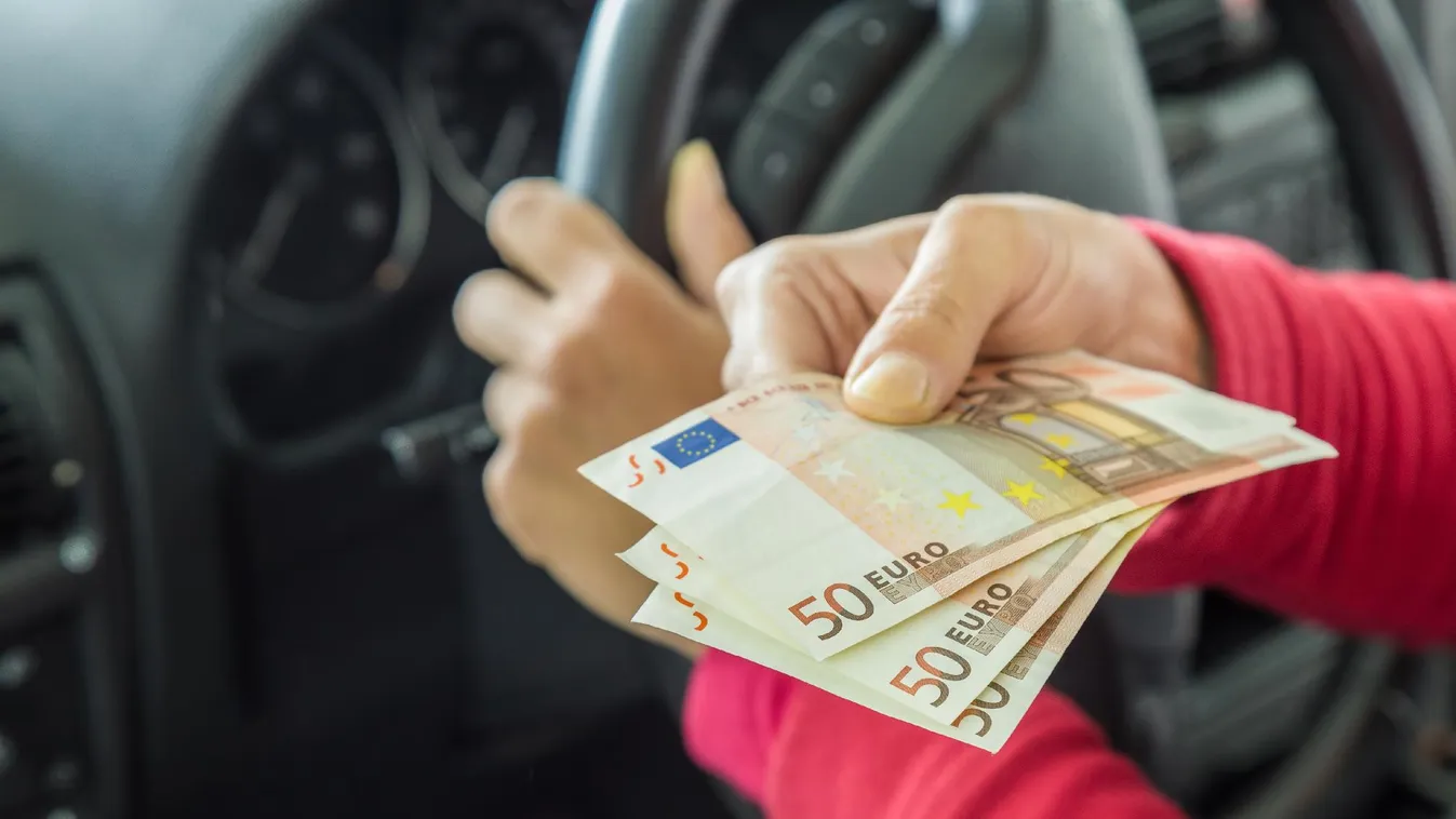 Korrupt határrendészek ellen emeltek vádat