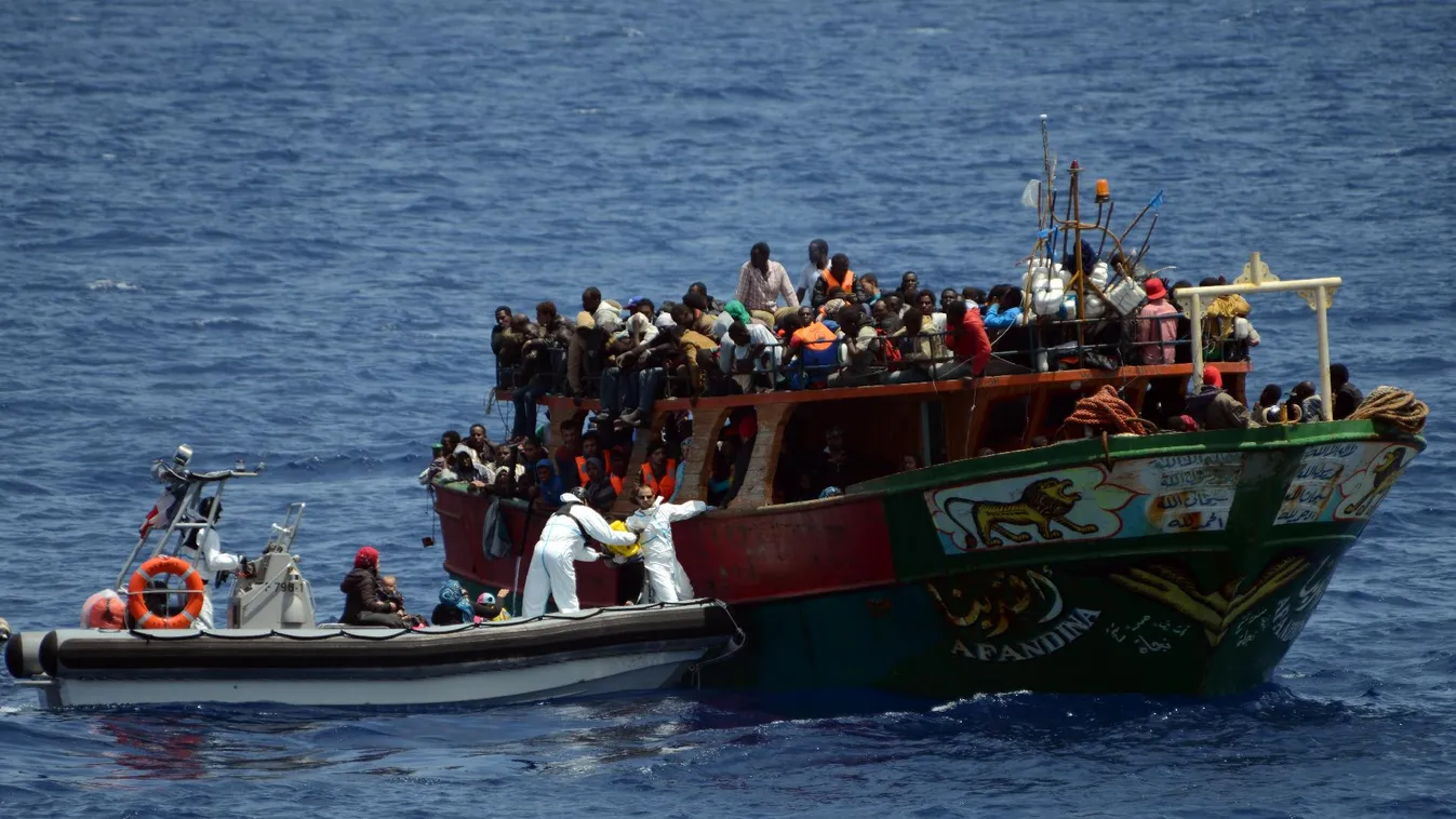 Több civil hajó tart Olaszország partjai felé migránsokkal a fedélzetén