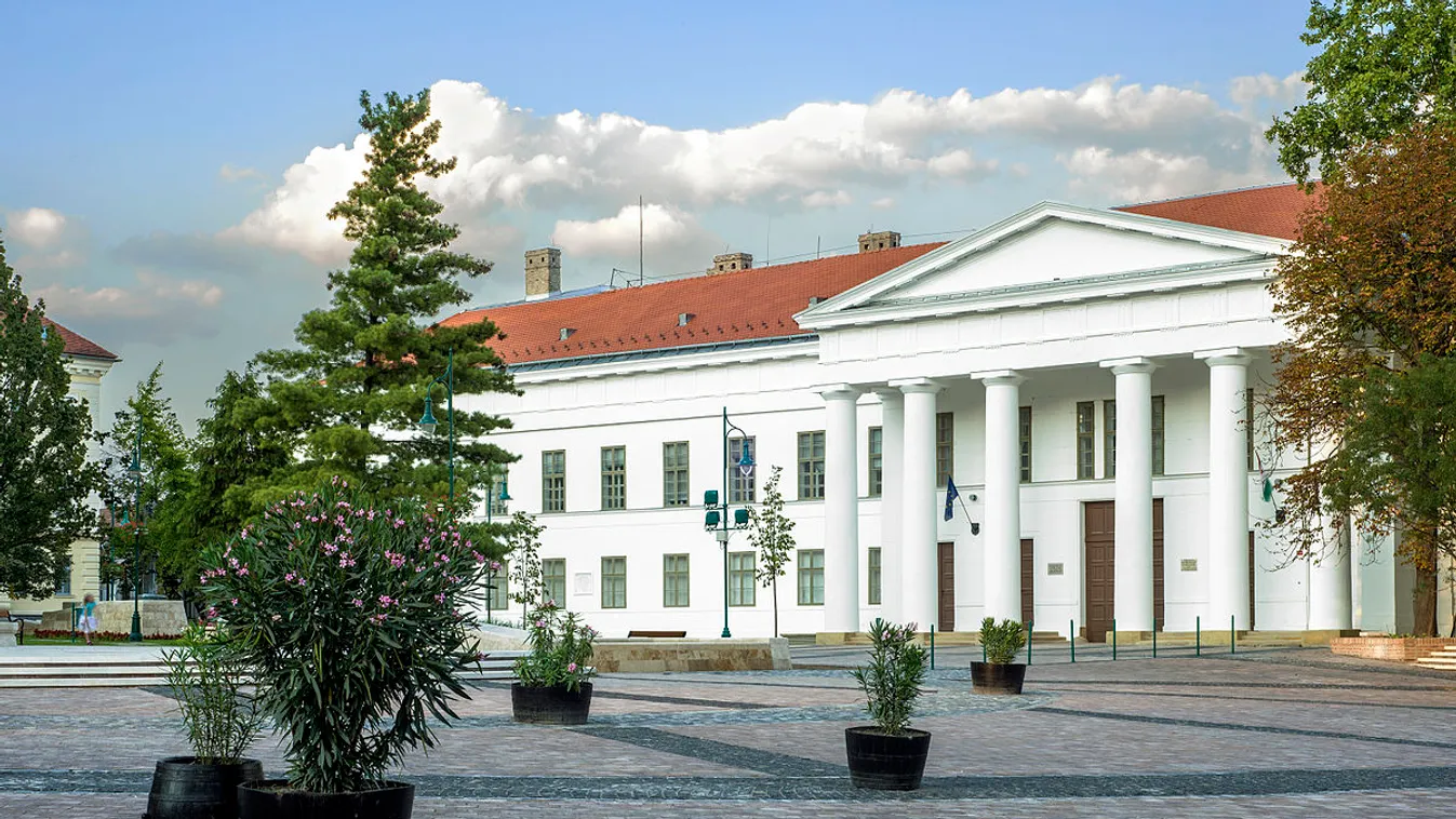 Önkormányzati cégvezetők munkaviszonyát szüntette meg a szekszárdi közgyűlés