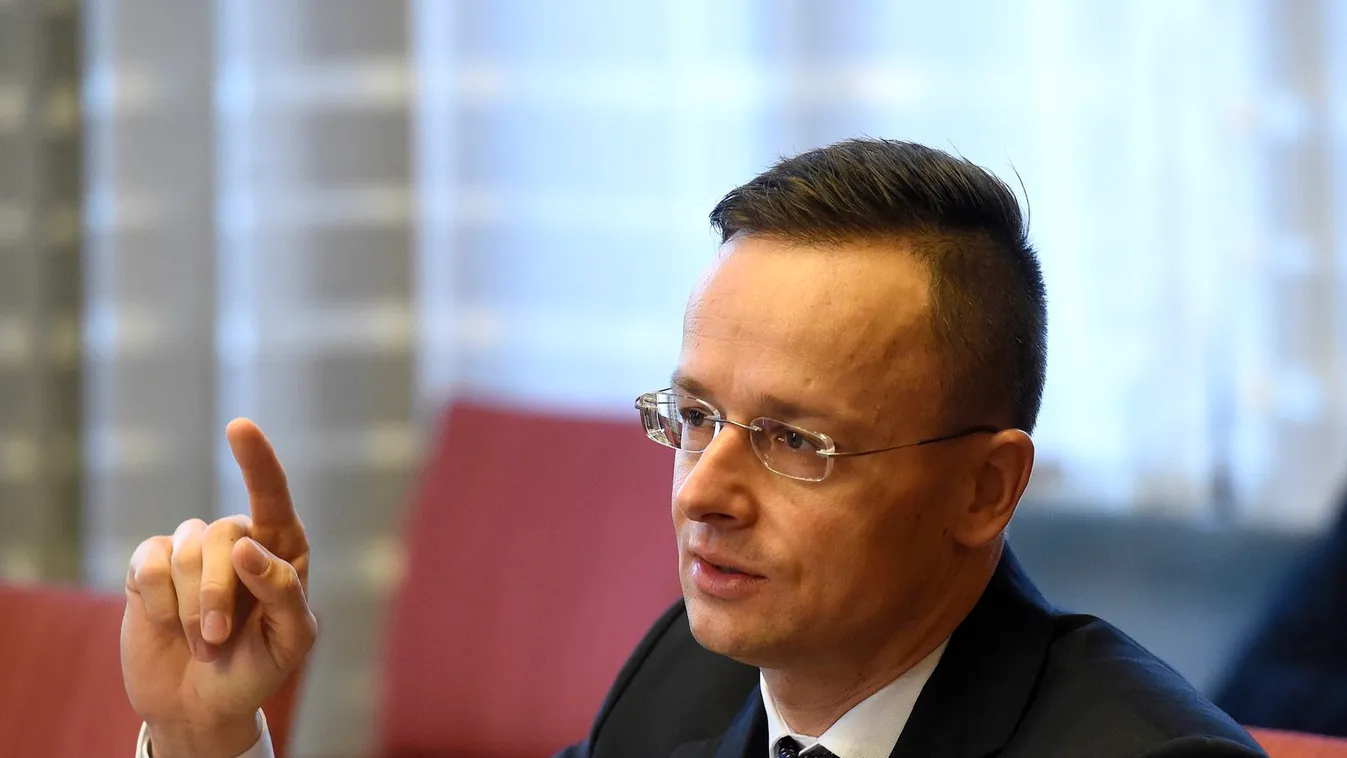 Szijjártó: Egyszeri átutazást tesznek lehetővé a román és a bolgár állampolgároknak az éjjel