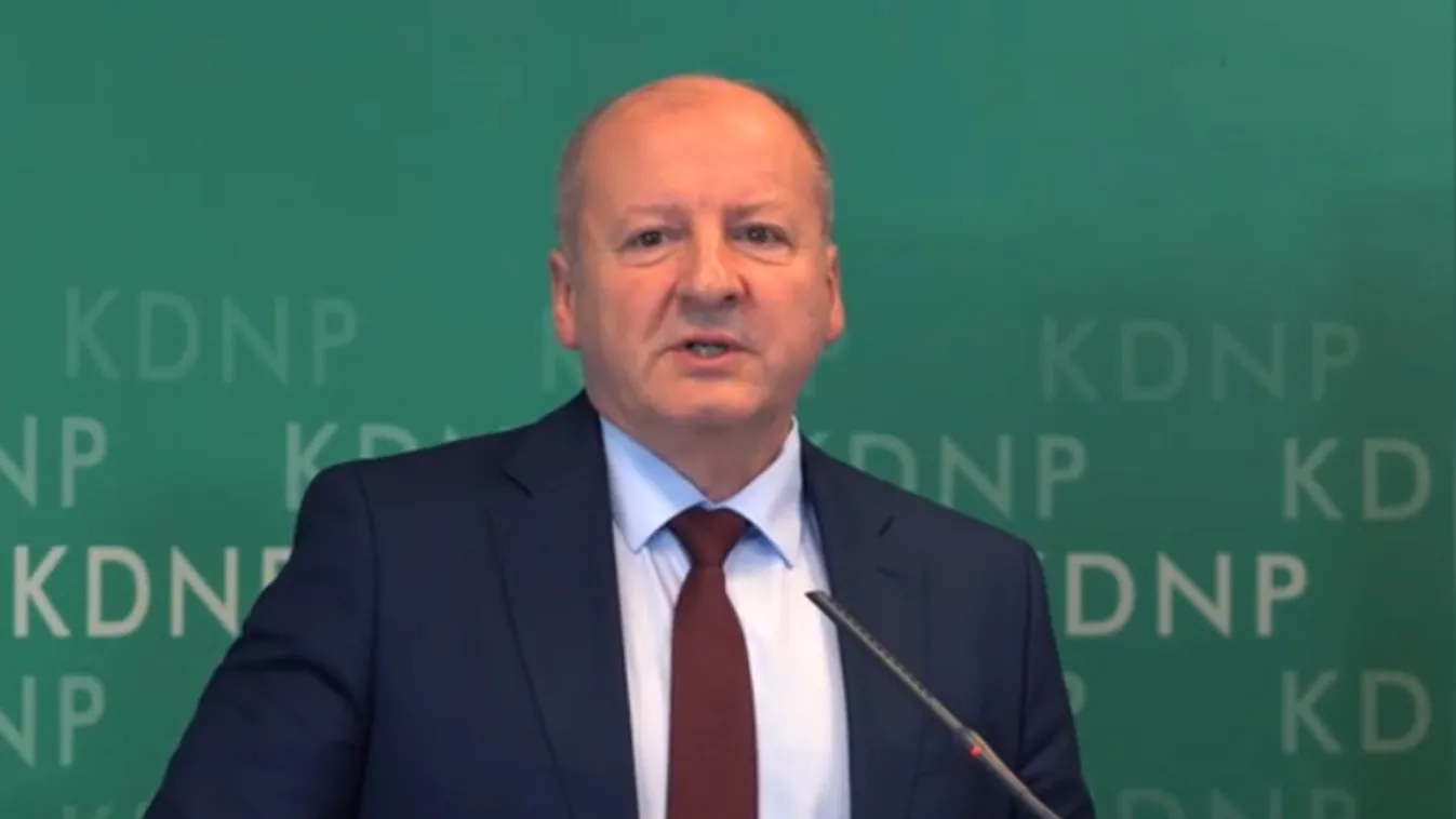 Simicskó István: széleskörű támogatásban kell részesíteni a családokat és a helyi közösségeket