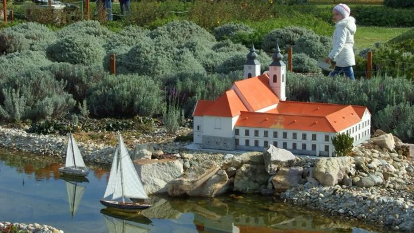 Újabb elemekkel bővül a szarvasi Mini Magyarország Makettpark