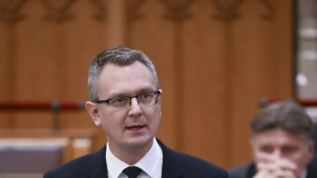 Rétvári Bence: A 32 milliárd forintos összköltségű laptoposztási program a magyar diákok tudásának versképességét szolgálja