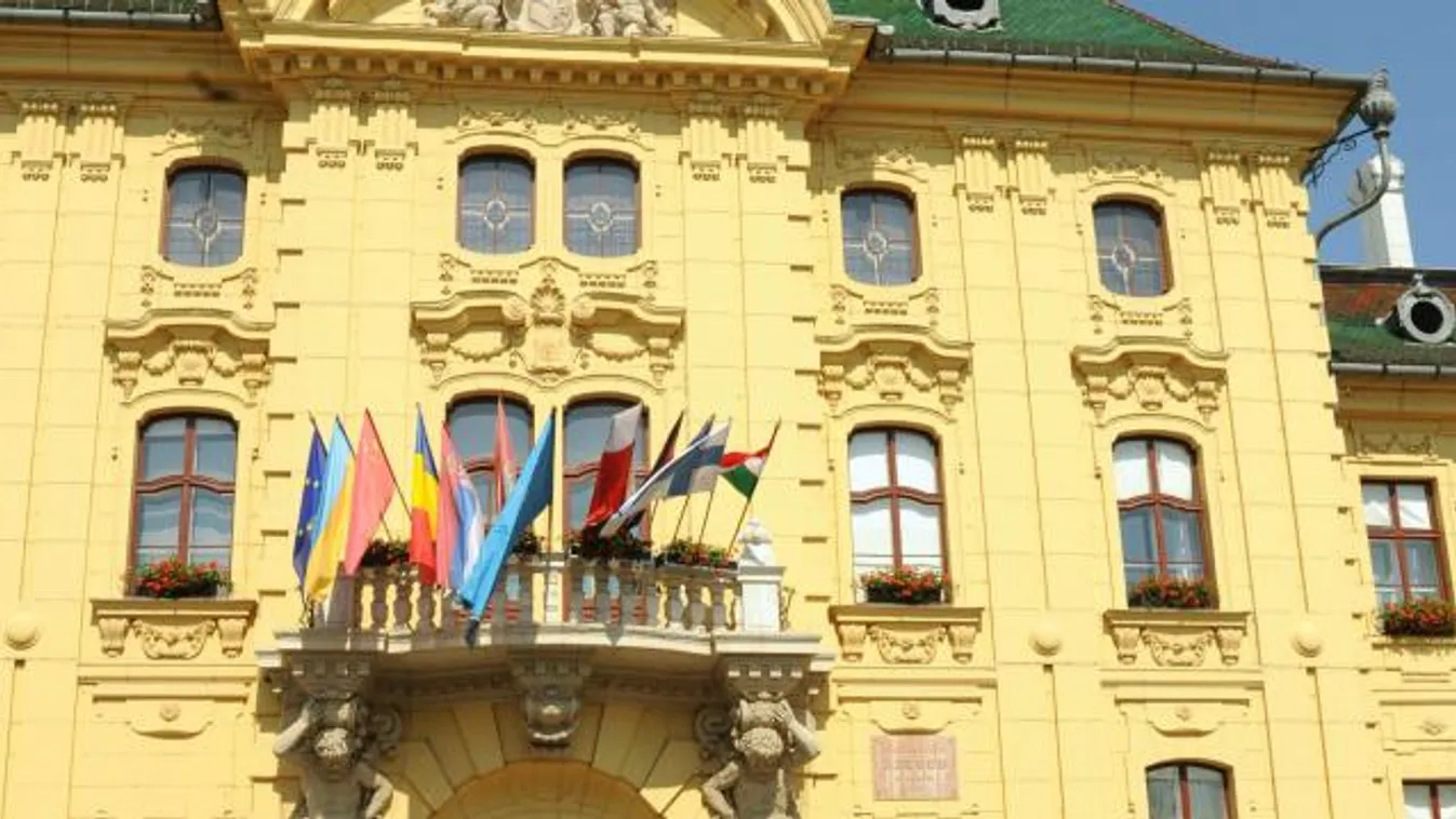 Határozatképtelen volt a szegedi parkolási ügyben összehívott rendkívüli közgyűlés