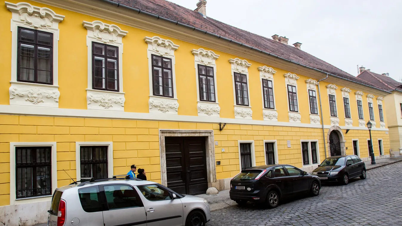 A budai Várban található lakások felvásárlására készül az állam?