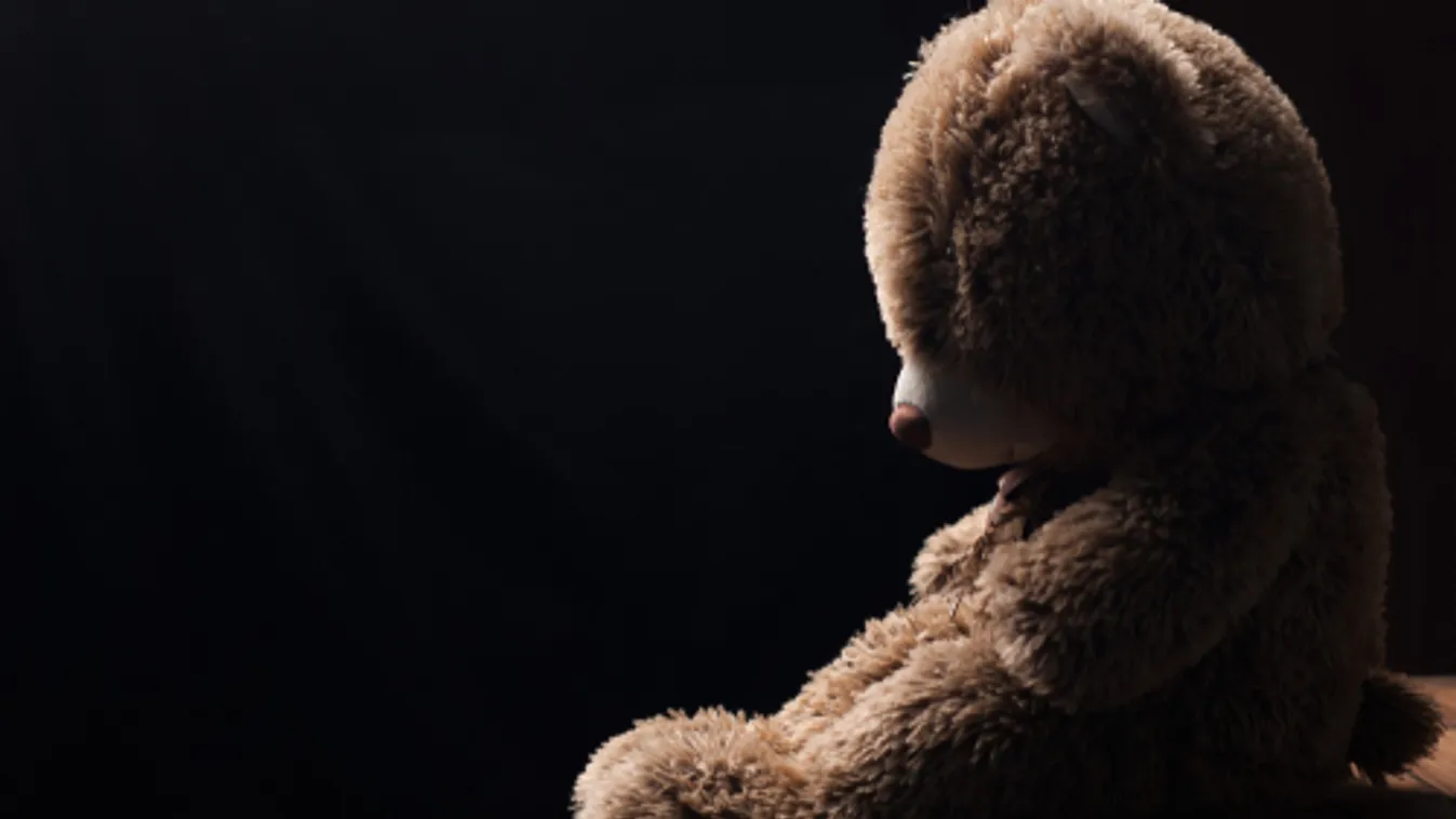 Alvásidőben megerőszakoltak egy 6 éves magyar kislányt