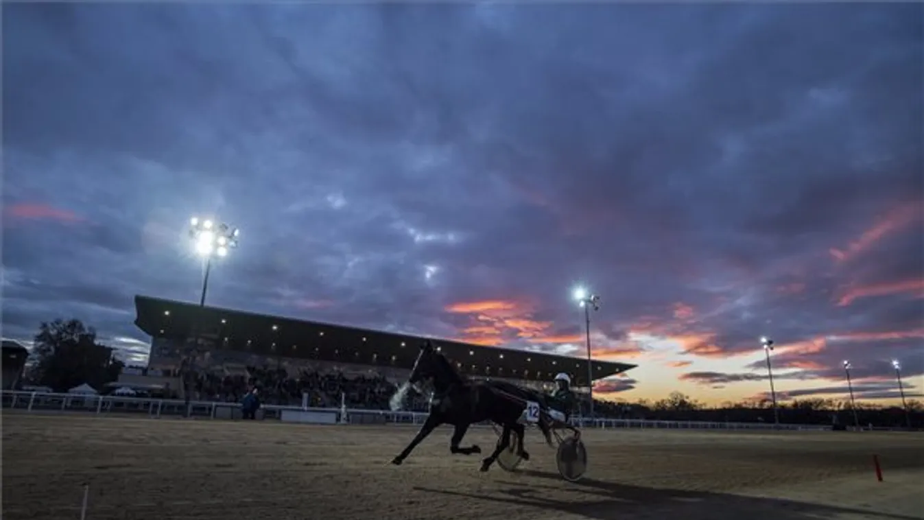 Húszezernél is több látogatót vártak az ügetőszilveszterre a Kincsem Parkba