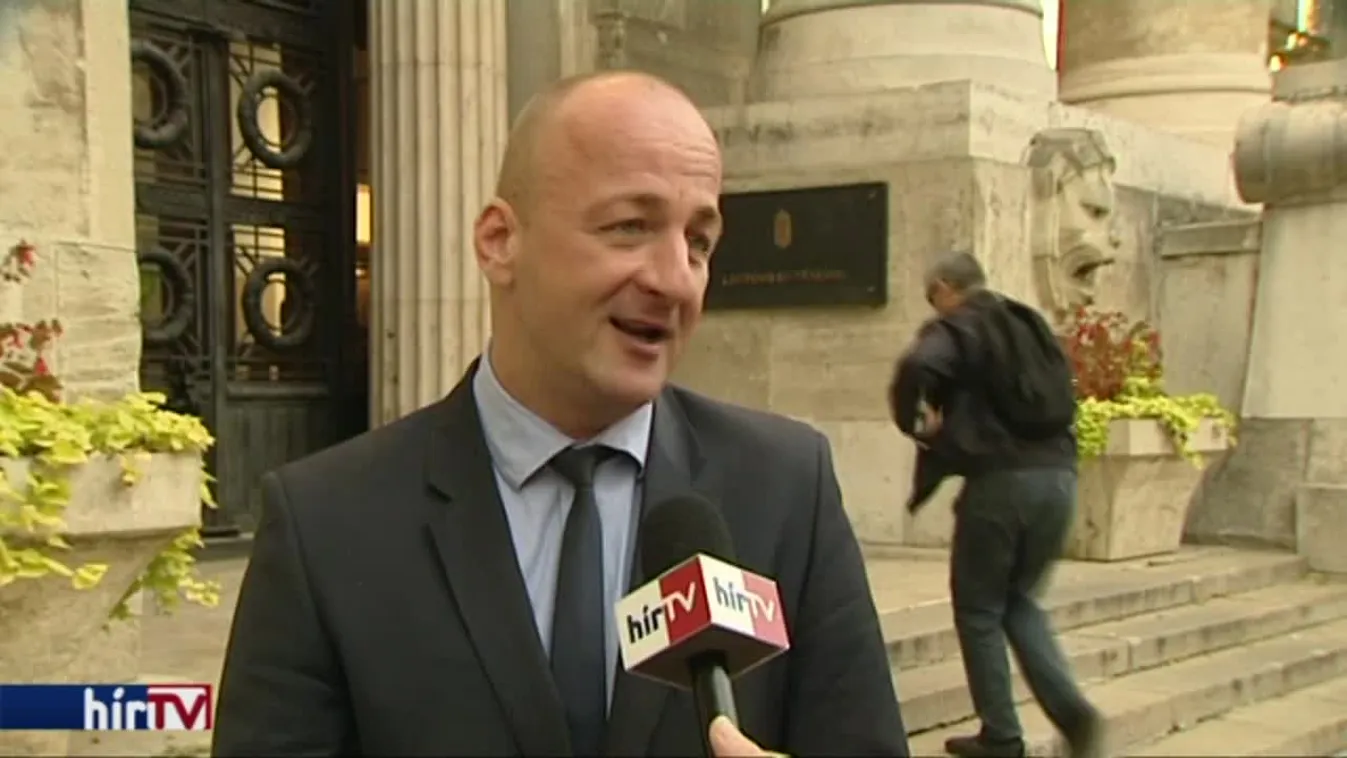 Beidézte a NAV Szabó Balázst és Tényi István