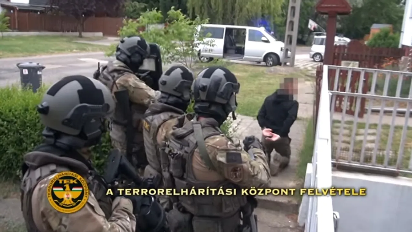 Fegyverarzenál egy kecskeméti tanyán