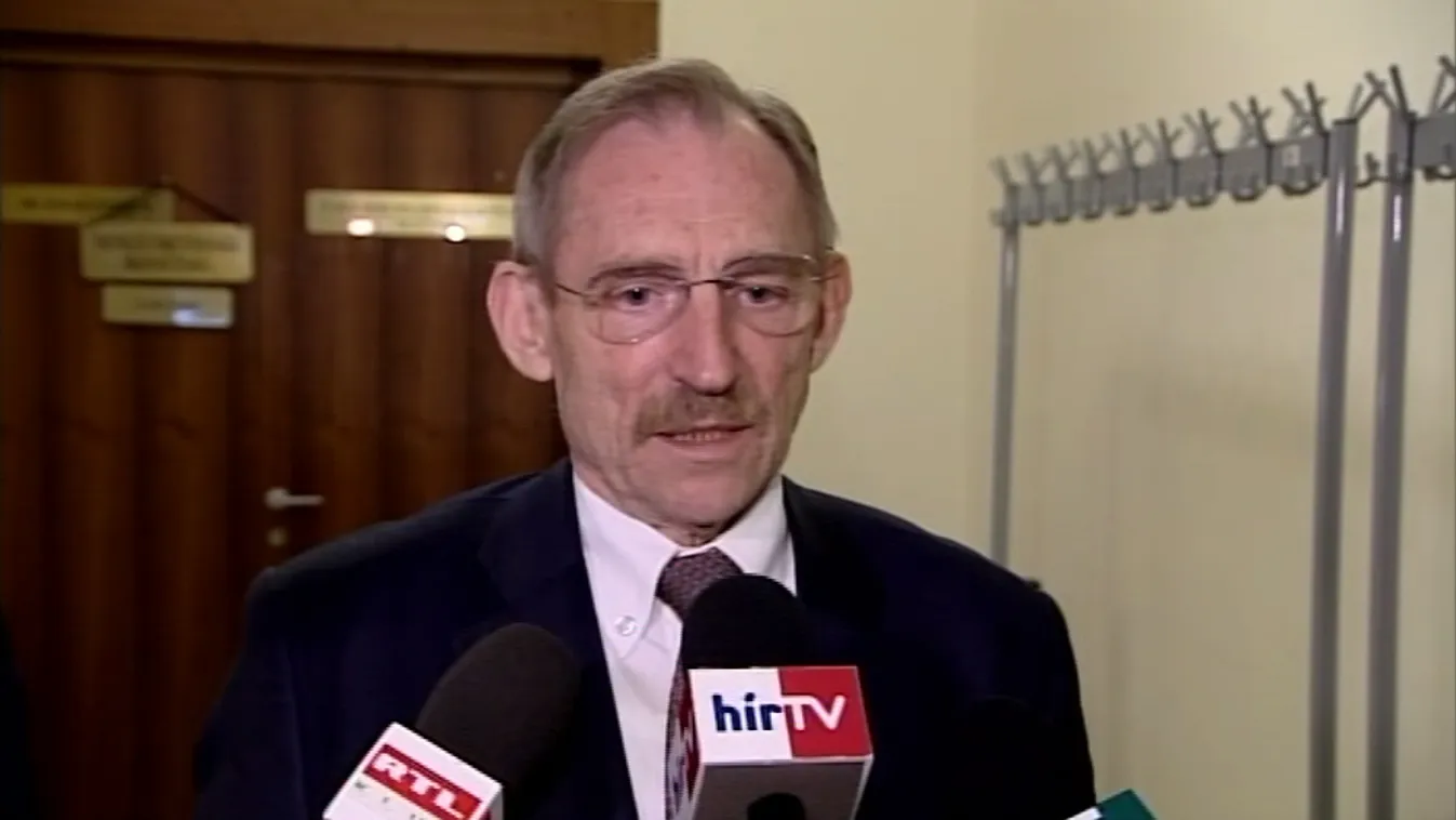 Pintér sem a hekkeléstől, sem a befolyásolástól nem tart