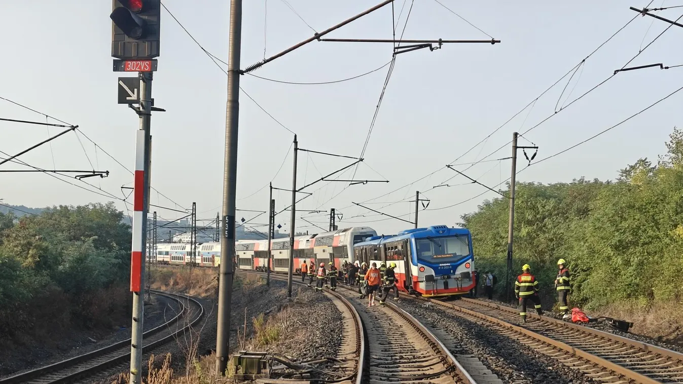 Két vonat ütközött össze Prágában, sok a sérült