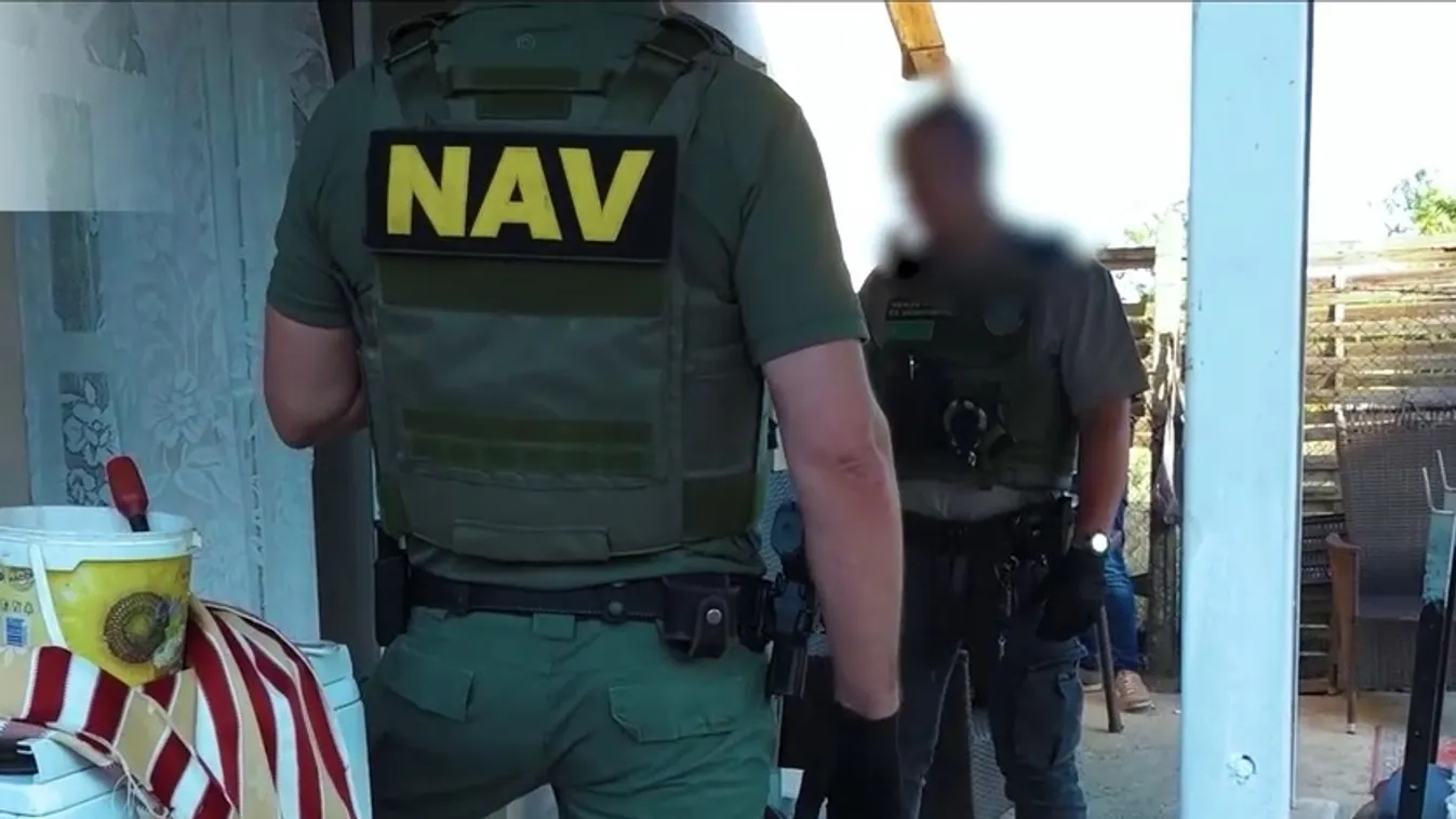 Riasztás - Bukott az „ügyeskedő" família+ videó