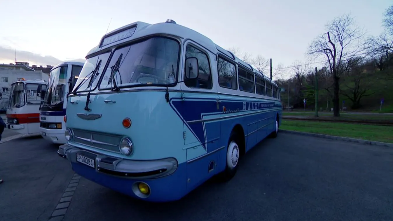 Nagy Reptéri Ikarus Felvonulás