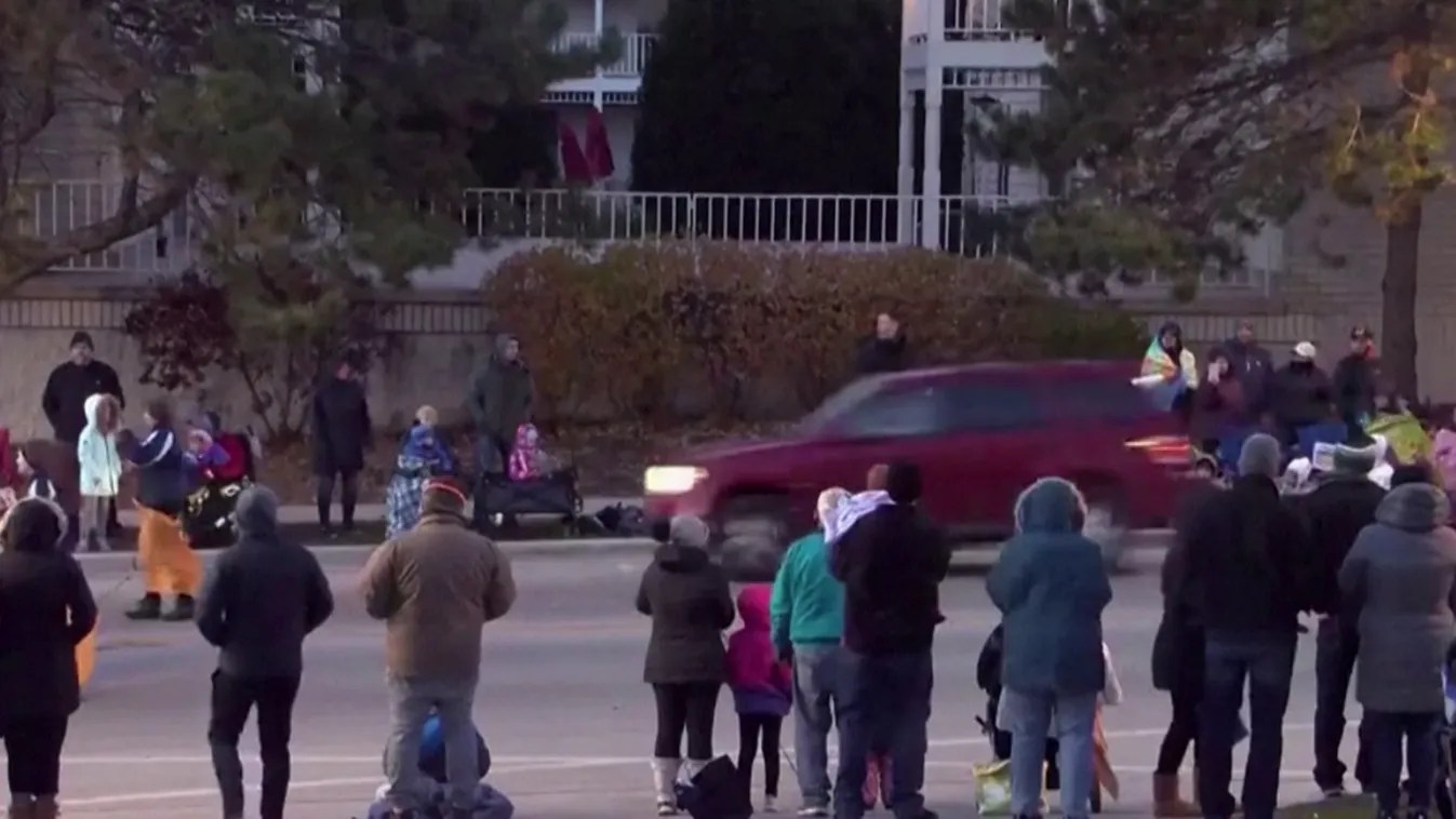 Tömegbe hajtott egy autó az amerikai Wisconsin államban