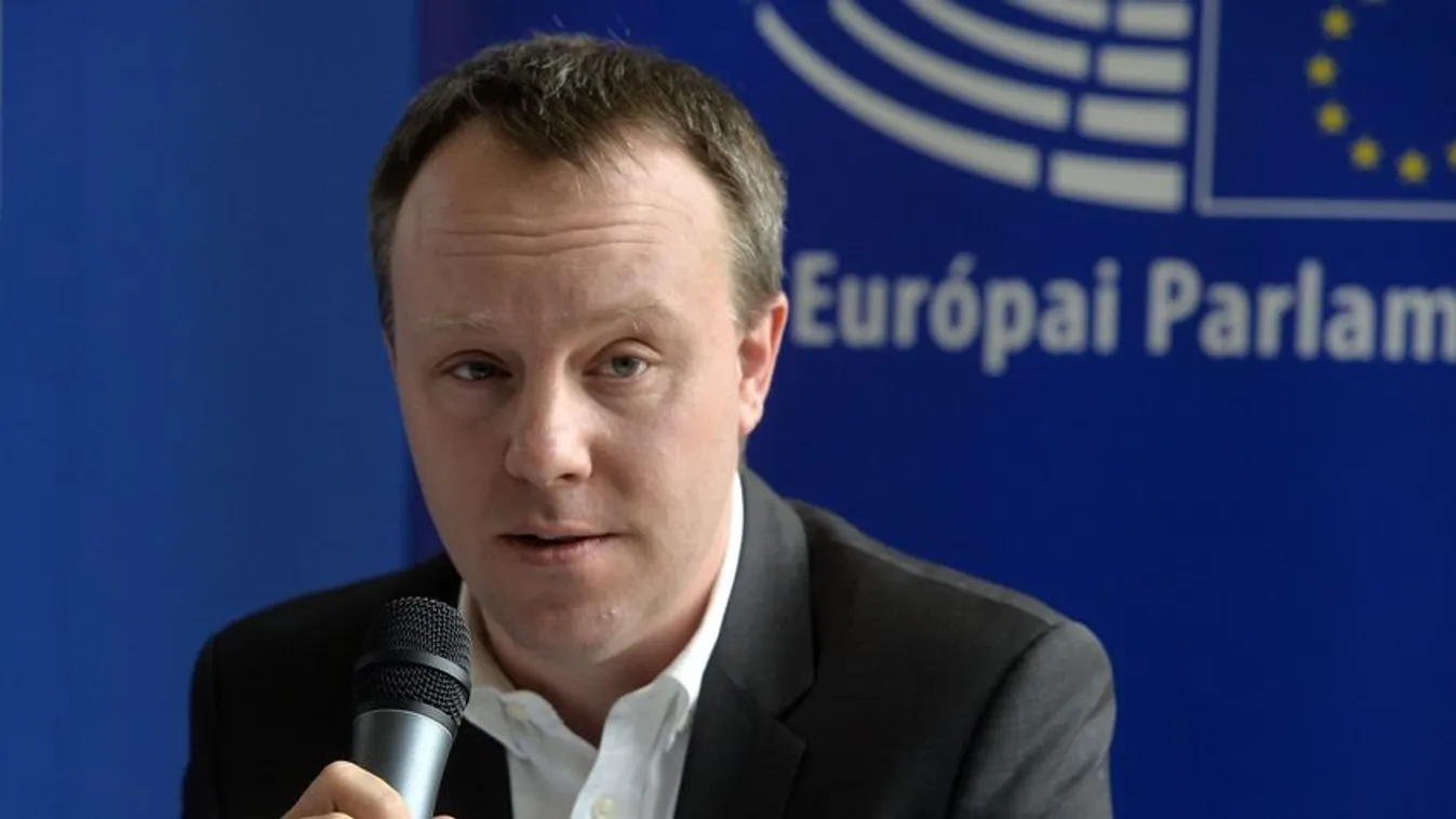 A magyargyűlölő Daniel Freund retteg Orbán Viktortól