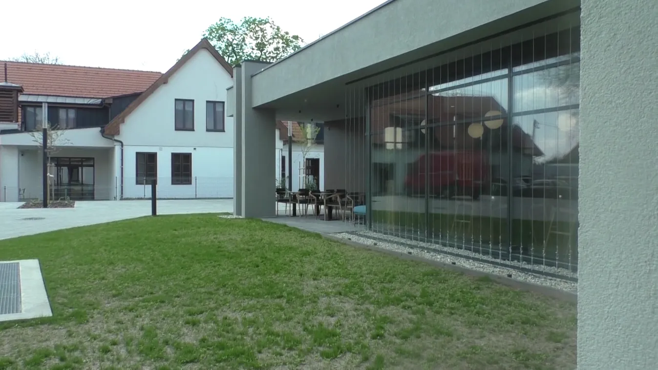 Látogató- és rendezvényközpontot épített a Váci Egyházmegye