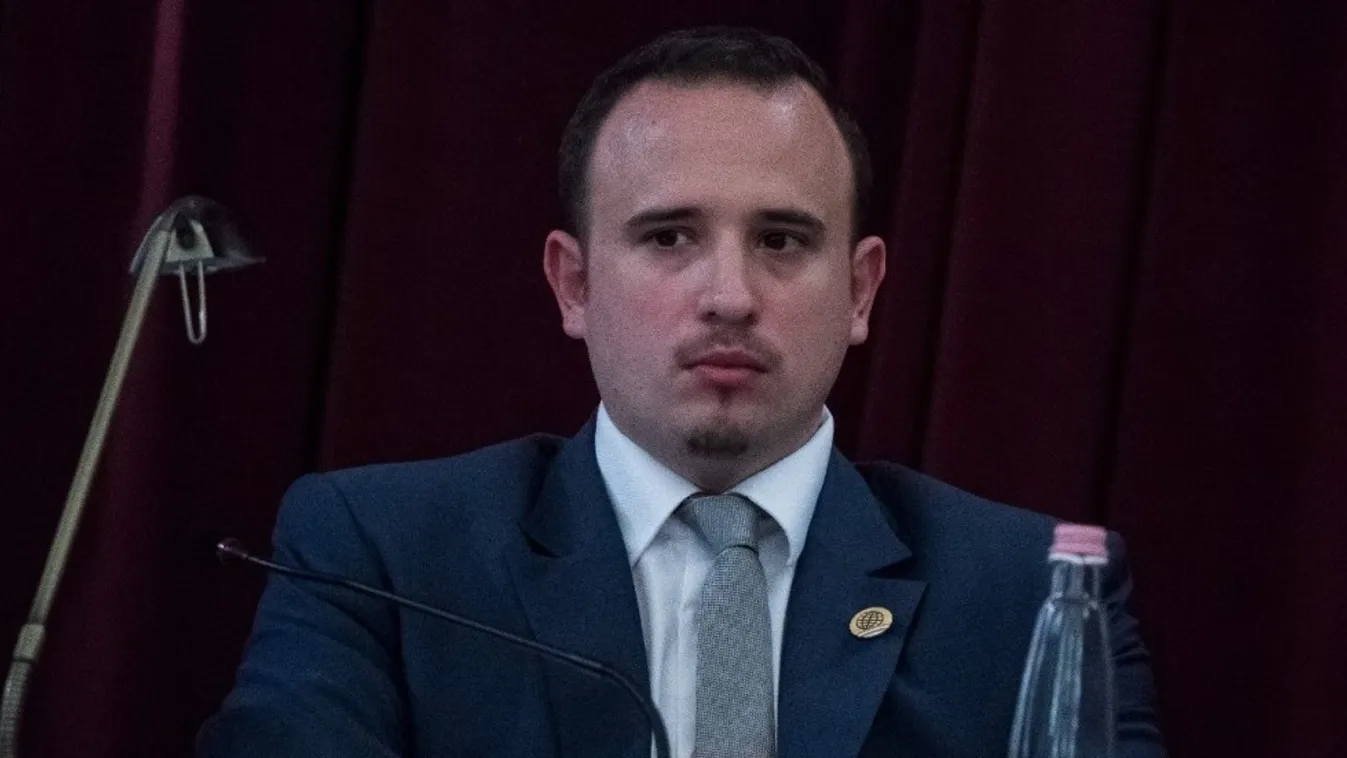 Lemond Karácsony egyik helyettese