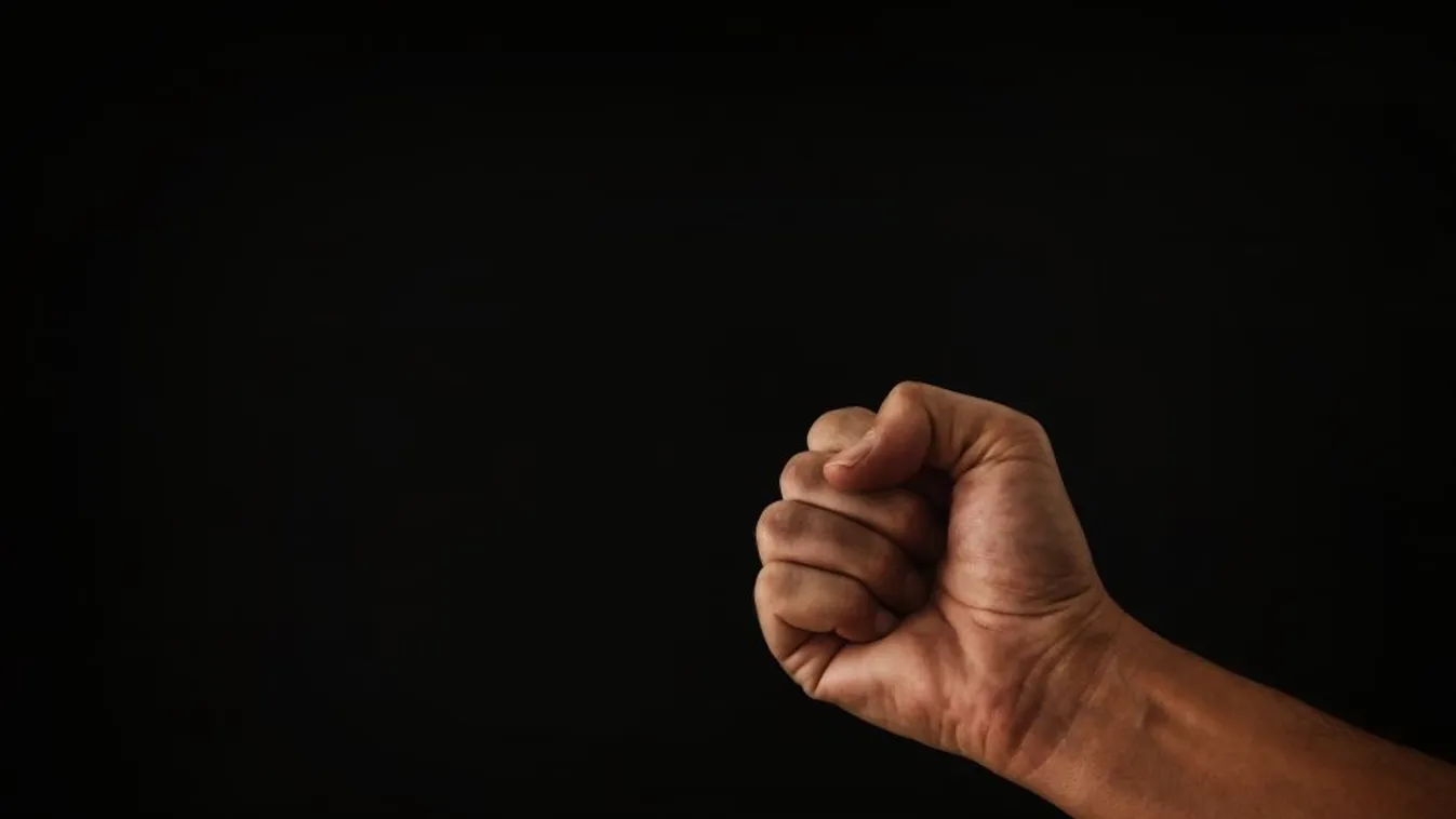 Pénzzel tartozott a sértett