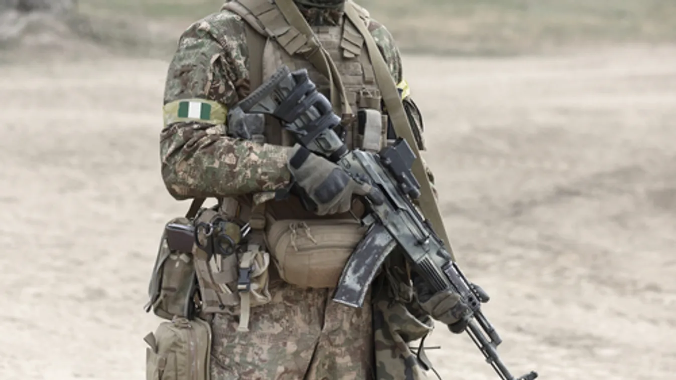 Tucatnyi katonát megöltek dzsihadisták egy rajtaütésben Nigériában