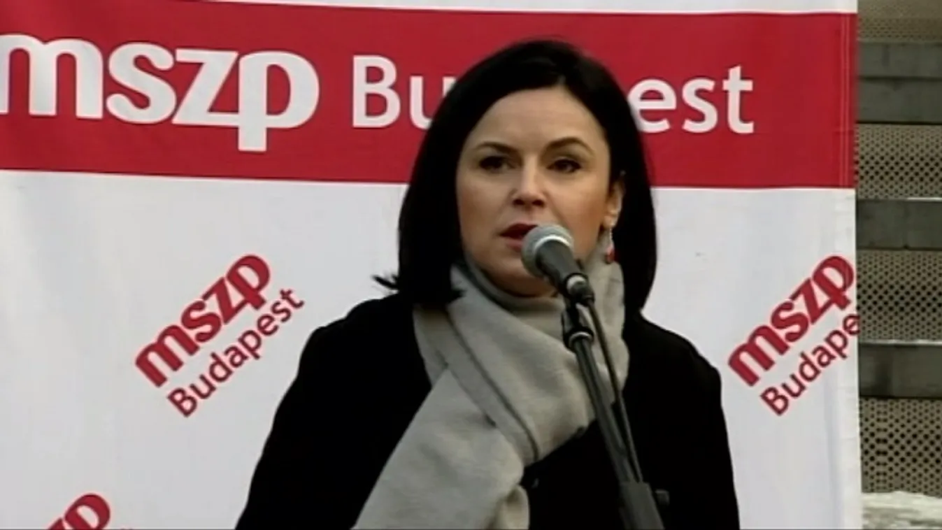 A 3-as metró felújításának késése miatt tüntettek a szocialisták