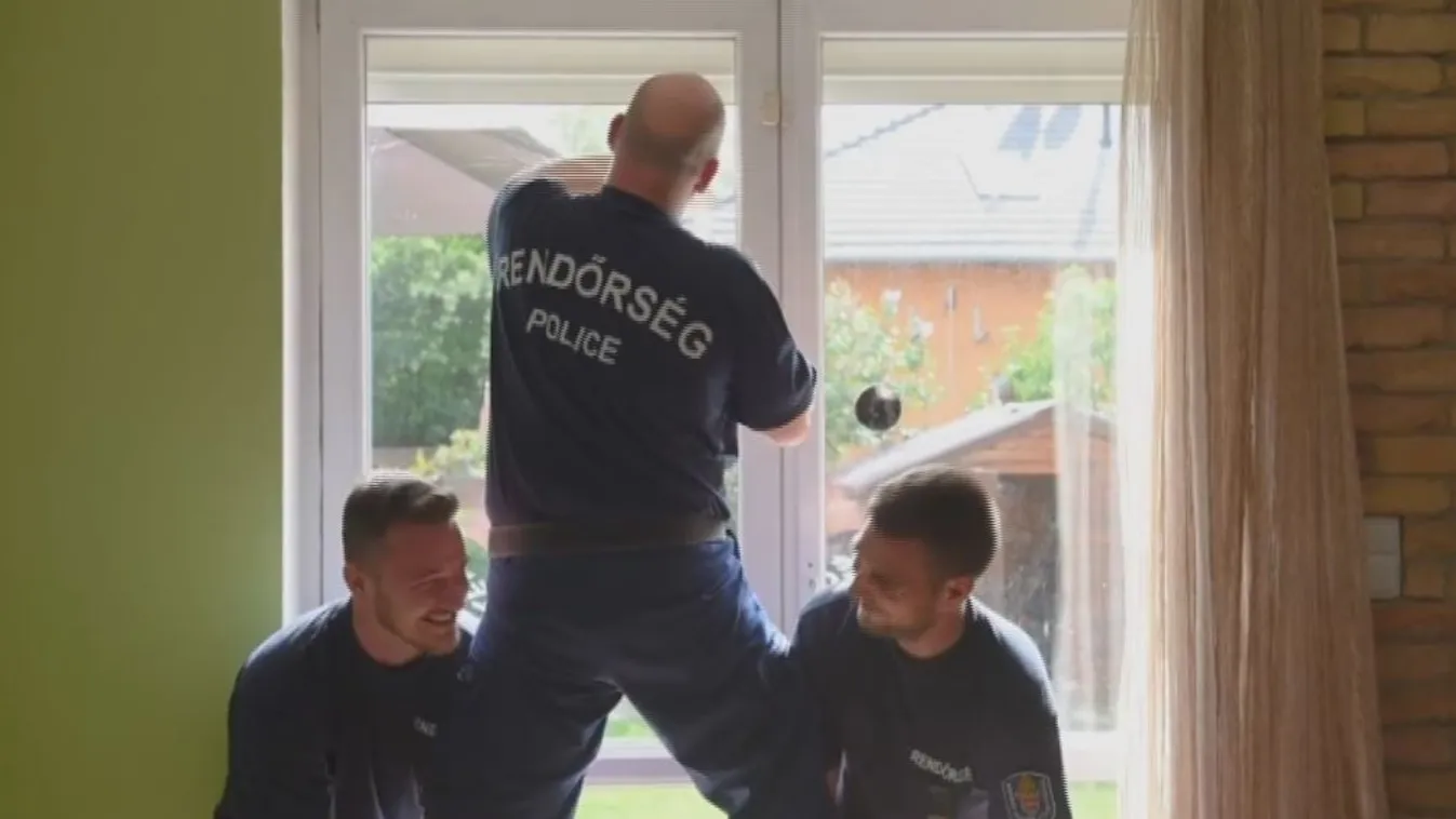 Rendőröktől jött az anyák napi meglepetés