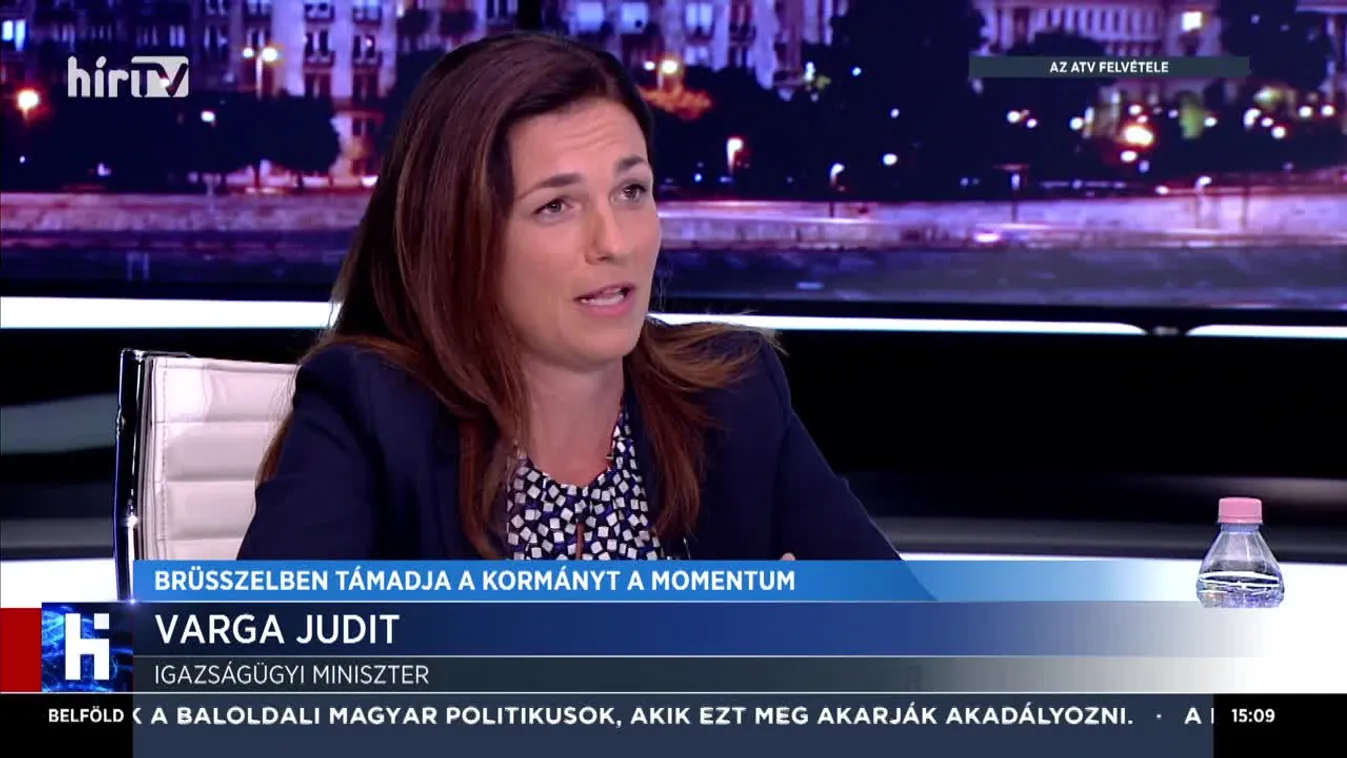 Brüsszelben támadja a kormányt a Momentum