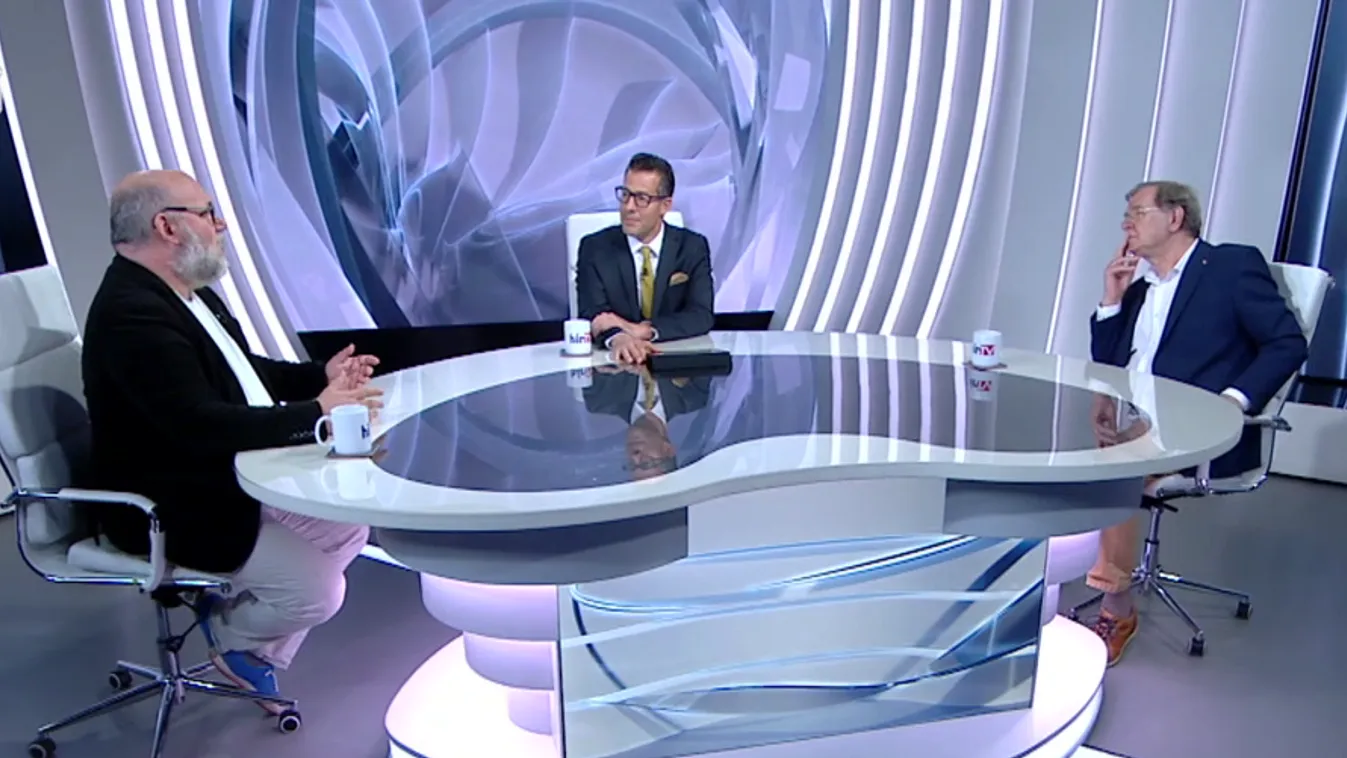 Félmilliárd készpénzben Karácsonyék számlájára