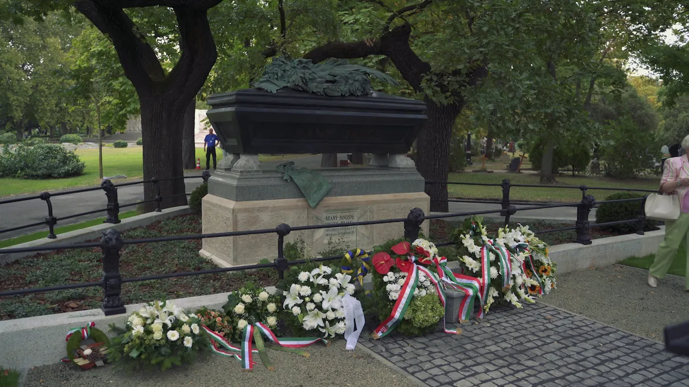 Radar - Felavatták az Arany család felújított síremlékét