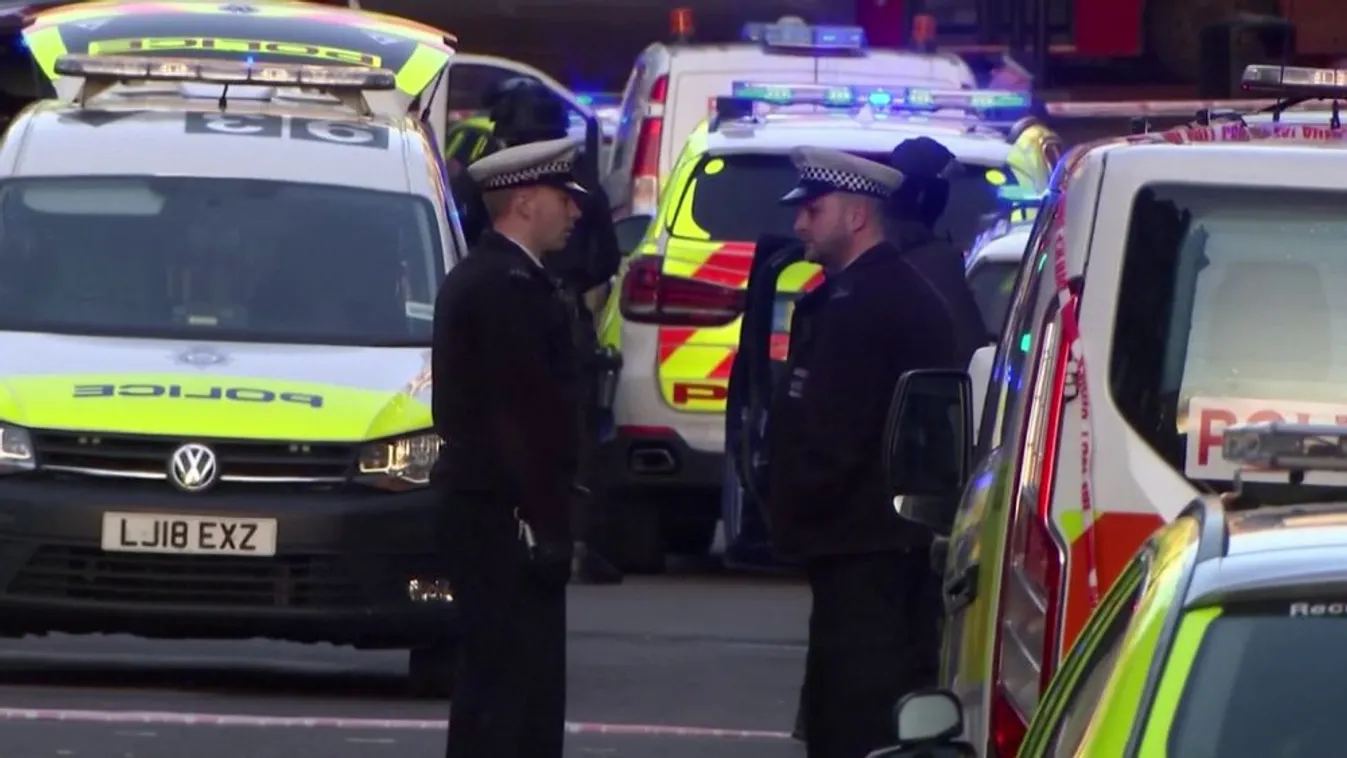 Poroltó és narvál agyar - ezekkel az eszközökkel fegyverezték le a késes merénylőt Londonban