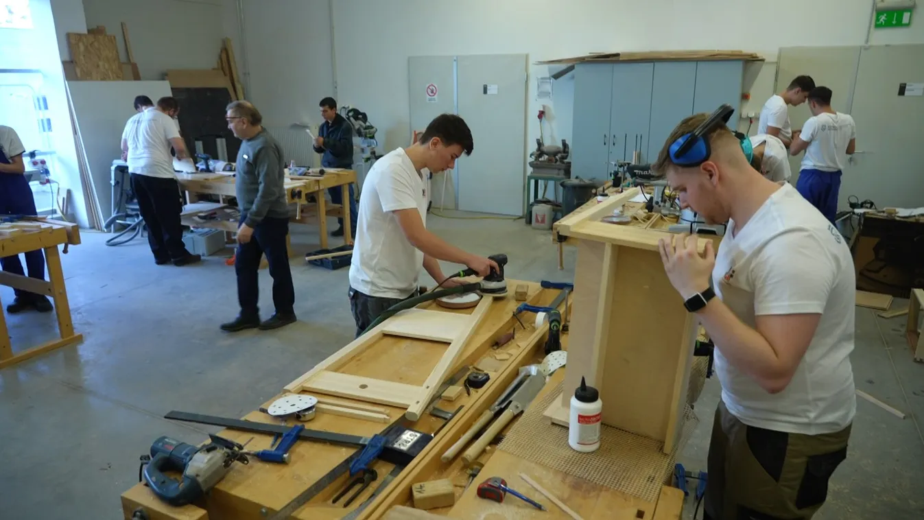 Az ország 14 iskolájának tanulói mérték össze tudásukat + videó