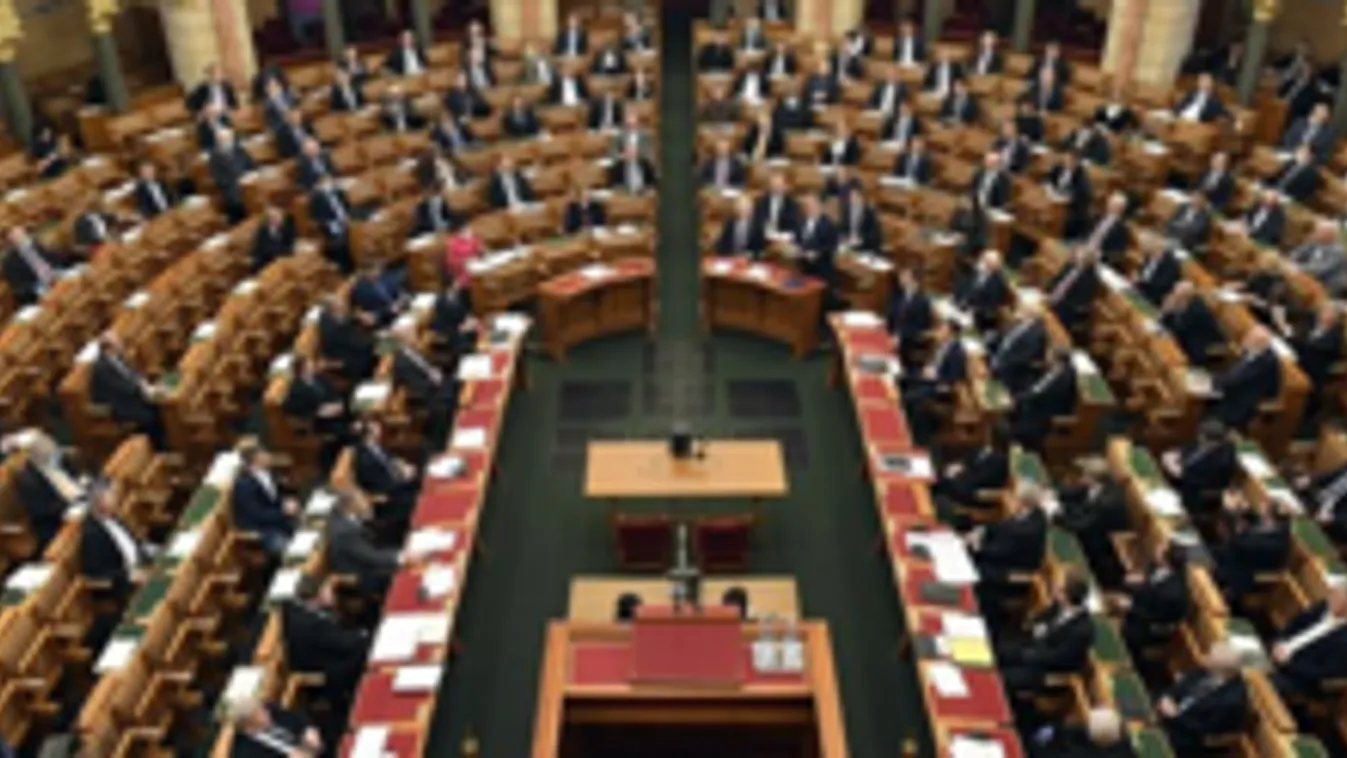 Félre kell tenni a pártpolitikai vitákat, ez a nemzeti összefogás ideje