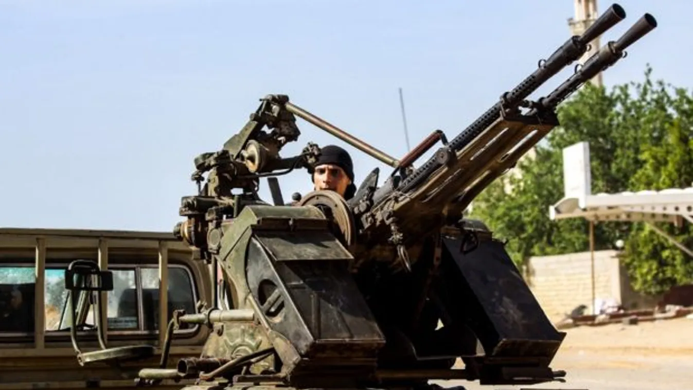 A tripoli vezetéshez hű erők visszafoglalták Garján városát